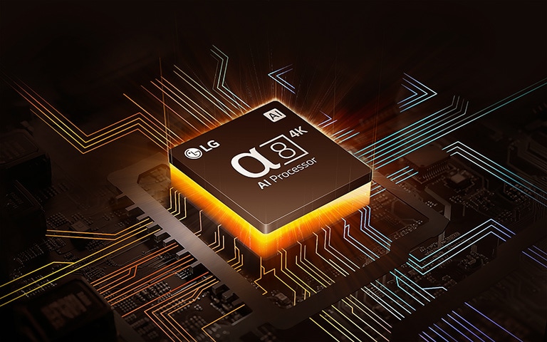 Uma imagem do processador  alpha da LG com uma luz alaranjada emanando por baixo, e linhas coloridas de placa de circuito se ramificando a partir do chip.