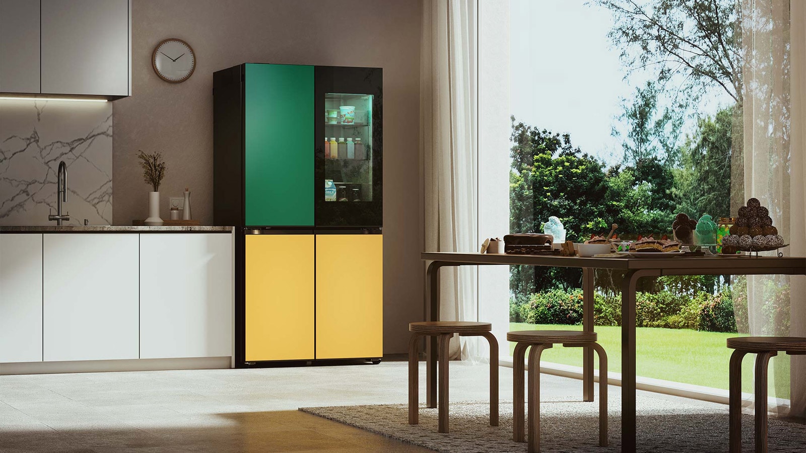 Un réfrigérateur MoodUP Instaview dans une cuisine permet de voir son contenu en étant fermé