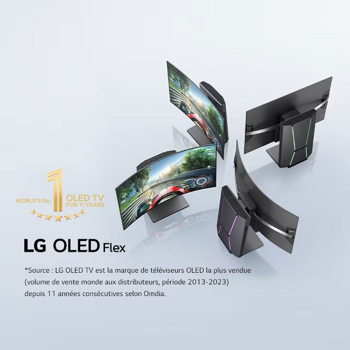 Quatre téléviseurs LG OLED Flex côte à côte à un angle de 45 degrés. Chacun a un rayon de courbe différent. Deux téléviseurs sont vus de face diffusant un jeu de course à l'écran, et deux sont vus de derrière pour montrer l'éclairage Fusion.