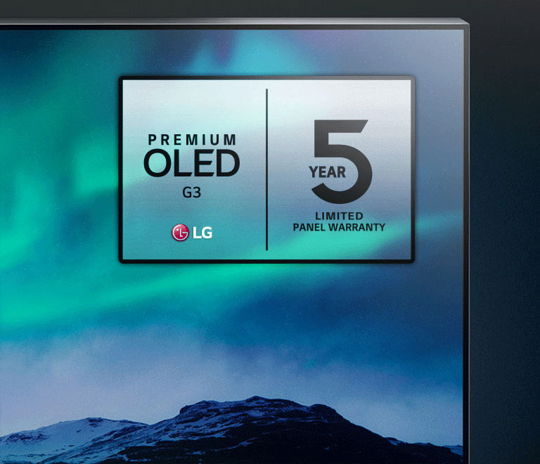 Un'immagine dell'aurora boreale viene visualizzata su un televisore LG OLED. L'angolo superiore del televisore viene presentato su uno sfondo nero, dove continua una sfumatura simile al cielo. Sullo schermo del televisore viene visualizzato anche il logo della garanzia di 5 anni del pannello.