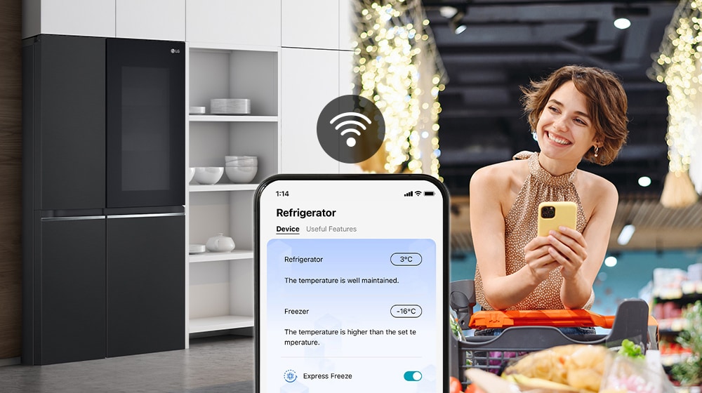La imagen de la derecha muestra a una mujer en un supermercado mirando su teléfono. La imagen de la izquierda muestra la vista frontal del refrigerador. En el centro de las imágenes hay un icono que muestra la conectividad entre el teléfono y el refrigerador..