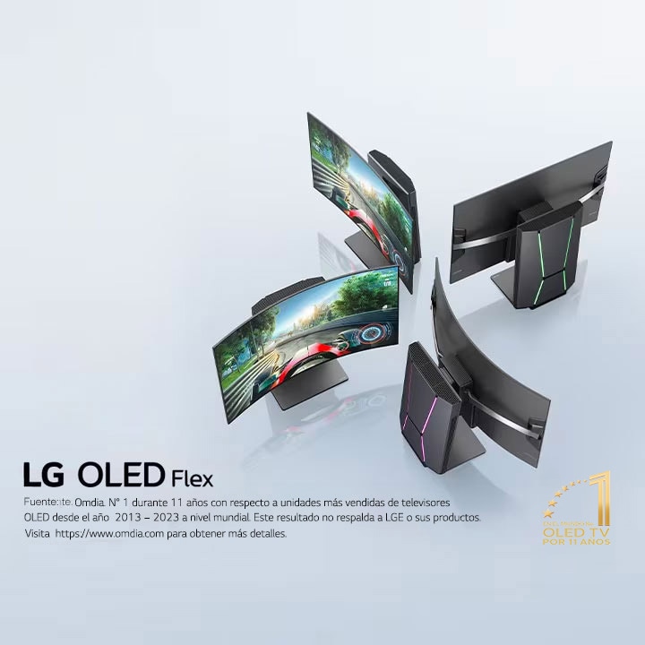 Cuatro televisores LG OLED Flex uno al lado del otro en un ángulo de 45 grados. Cada uno tiene un nivel diferente de curvatura. Se ven dos televisores desde el frente con un juego de carreras en pantalla, y dos desde atrás mostrando Fusion Lighting.