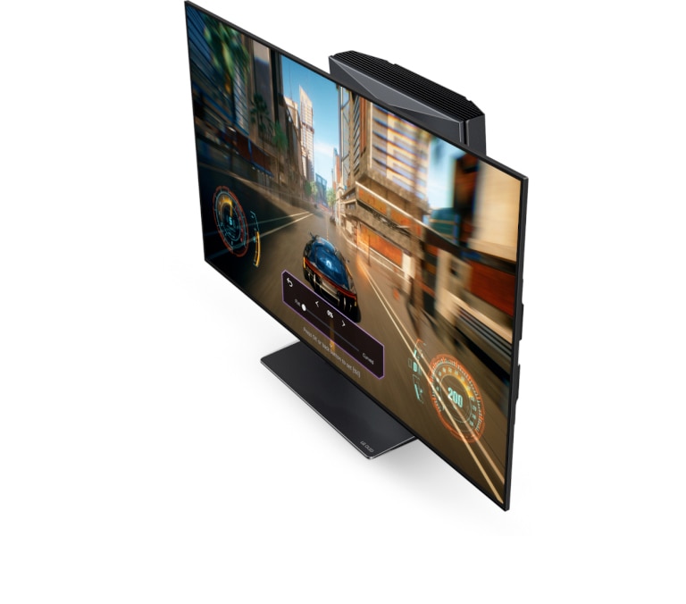 Video, LG OLED Flex'te düz pozisyonda oynanan bir oyunla başlar. Oyun sürekli oynatılırken televizyon kavisli bir ekrana dönüşür.