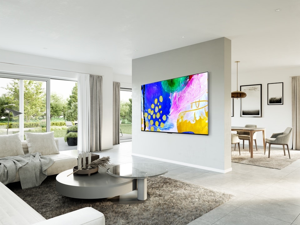 LG OLED evo TV G2 in einem stylischen Wohnzimmer.