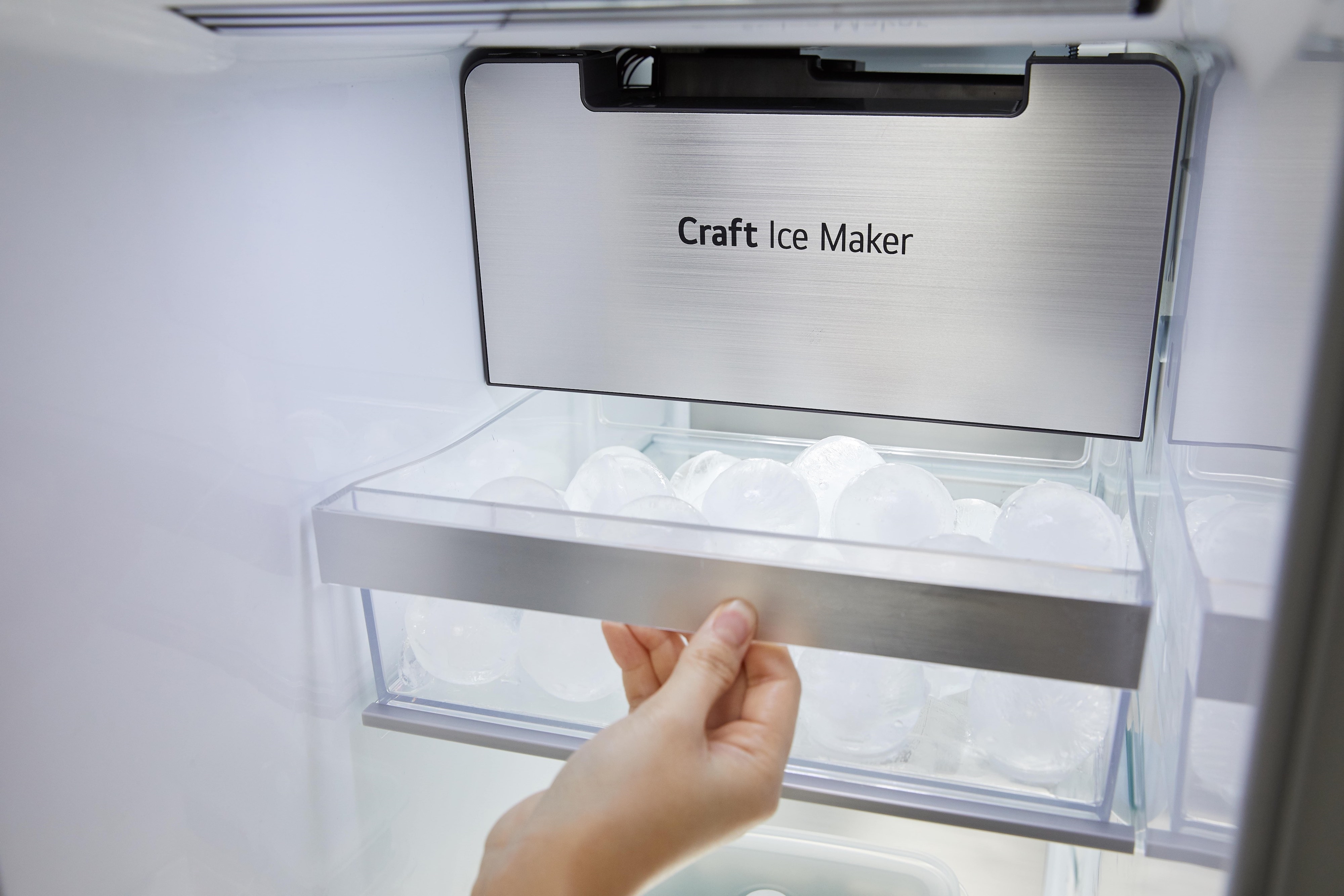 3_LG Craft Ice Maker_neu.jpg