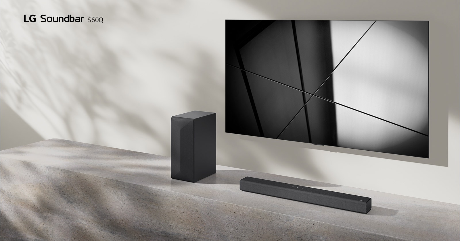 LG Sound Bar S40Q og LG-TV plassert sammen i en stue. TV-en er på, og viser et geometrisk bilde.