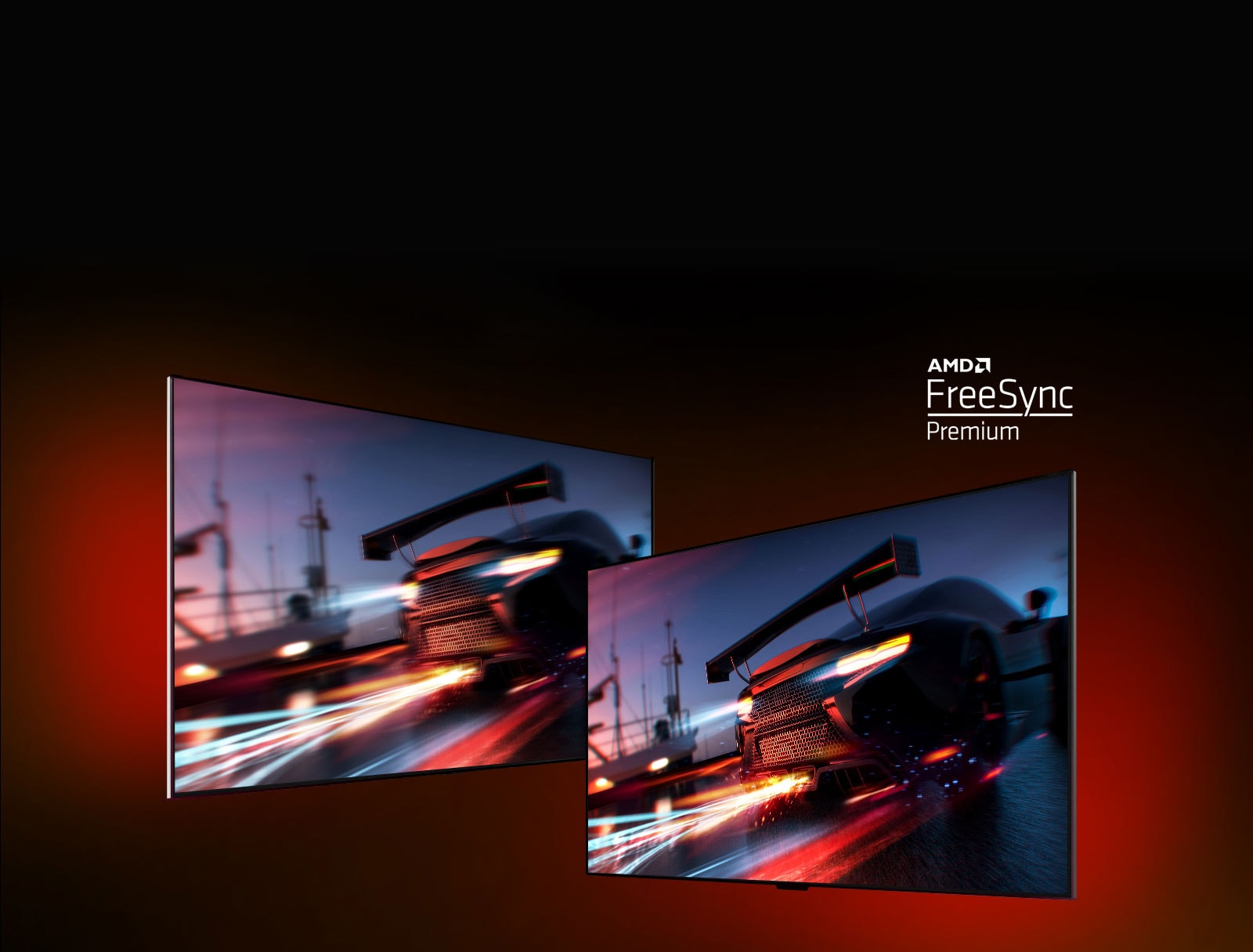 Два телевізори: на лівому показано автомобіль у перегоновій грі, на правому — те саме зображення, але яскравіше й чіткіше. У правому верхньому куті розташовано логотип AMD FreeSync Premium.  